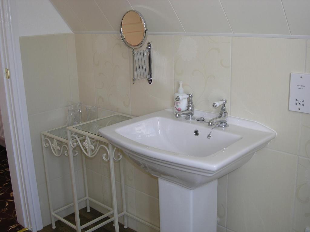 Christleton House Guest house 4*